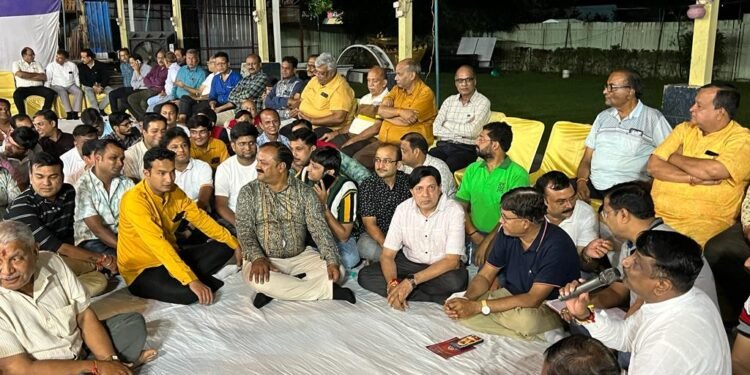 धार : अग्रवाल समाज धूमधाम से मनाएगा अग्रसेन जयंती महोत्सव, बैठक सम्पन्न।