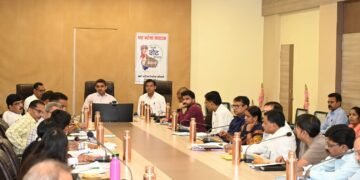 धार : आदर्श आचरण संहिता के उल्लंघन पर लगातार कार्यवाही हो- कलेक्टर प्रियंक मिश्रा