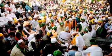 Dhar : रंग की महफिल के साथ उर्स का समापन देश मे अमन चैन की मांगी दुआ।