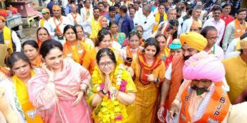 Dhar : धार नव निर्वाचित विधायक वर्मा ने विजय होने पर नगर में आभार रैली निकाली।