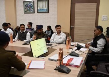 Dhar : कलेक्ट्रेड सभागार में शुक्रवार को सड़क सुरक्षा समिति की बैठक आयोजित की गई।