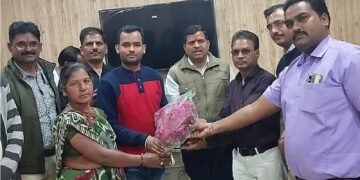 Dhar : परिषद बदनावर सातवे पायदान पर पहॅुची, स्वतंत्र प्रेस क्लब ने स्वच्छता टीम का किया सम्मान