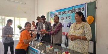 Dhar : शासकीय कन्या विद्यालय धार की राष्ट्रीय सेवा योजना की स्वयंसेविका कुमारी पुजा मुवेल का राष्ट्रीय एकता शिविर में चयन
