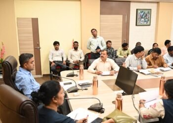 Dhar : ख़राब प्रदर्शन पर ANM, CHO के ख़िलाफ़ कार्यवाही करें – कलेक्टर श्री मिश्रा