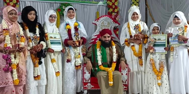 धार : मदरसा नुरुल अनवार का सालाना जलसा जश्ने नशहर हर्षोल्लास से मनाया गया।