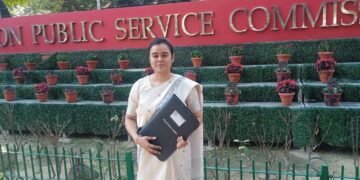 Dhar : जिले की 23 वर्षीय माही शर्मा अब आईपीएस बनेगी, सोशल मीडिया से दूरी बना कर दिल्ली में की पढ़ाई।