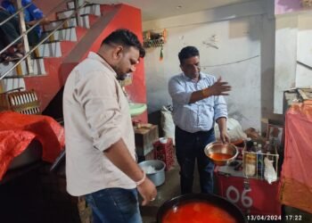 Dhar : “मिलावट से मुक्ति अभियान के अंतर्गत आइसक्रीम, आईस कैंडी और दूध के नमूने लिए”