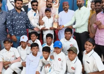 Dhar : बालाजी ट्रॉफी अंडर 12 बालक वर्ग में डीसेंट क्रिकेट अकादमी बनी उपविजेता।