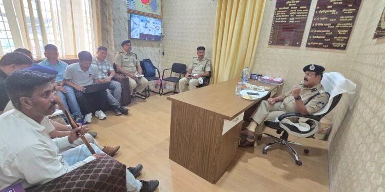 Dhar : धार पुलिस अधीक्षक श्री मनोज कुमार सिंह द्वारा “ज्वाइंट पेट्रोलिंग सिस्टम” का किया औचक निरीक्षण।