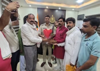 व्यापार मंडल लहार ने भिंड पहुँचकर किया पुलिस अधीक्षक का सम्मान।