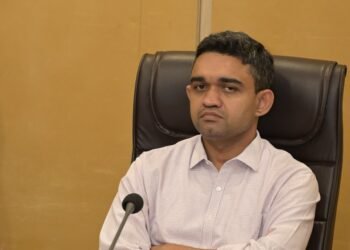Dhar : विभाग को दिए गए लक्ष्य को समय सीमा में पूरा करें कलेक्टर- प्रियंक मिश्रा