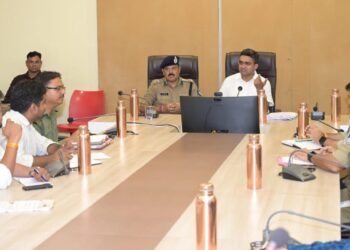 Dhar : जिले के चिन्हांकित ब्लैक स्पॉट पर आकस्मिक जरूरत पड़ने पर एंबुलेंस आदि समय पर पहुंचना सुनिश्चित हो – कलेक्टर प्रियंक मिश्रा