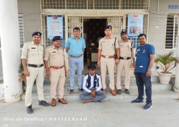 Dhar : कलयुगी पुत्र ने बीमा तथा ब्याज के पैसे के लालच में ही कर दी अपने ही पिता की हत्या। वीडियो