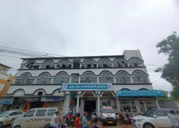 Dhar : लाईफ केयर हॉस्पिटल मे स्वतंत्रता दिवस एवं रक्षाबंधन पर चिकित्सा शिविर का आयोजन।