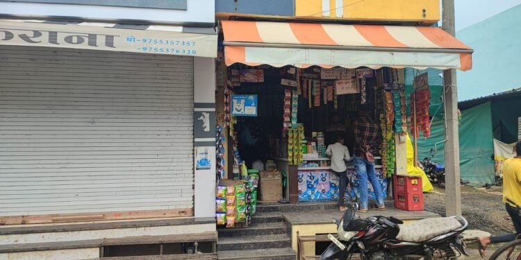Dhar : खाद्य सुरक्षा विभाग की कार्यवाही जारी, मिठाई एवं दूध उत्पादों के नमूने लिए