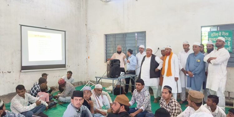 Dhar : शासन की योजनाओं एवं उससे होने वाले लाभ के संबंध में लोगों को जागरुक किया।