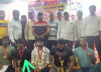 Dhar : संभागीय स्तर प्रतियोगिता में ट्रेनर मुस्तफा निजामी ने बेंच प्रेस में द्वितीय श्रेणी में स्थान प्राप्त किया।
