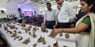 Dhar : शिक्षा में कला कार्यशाला के तहत चित्रकला एवं मूर्ति कला प्रदर्शनी संपन्न हुई।
