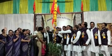 Dhar : अग्रसेन जयंती महोत्सव 2024 : ध्वजारोहण कर हुआ अग्रसेन मेले का शुभारंभ।