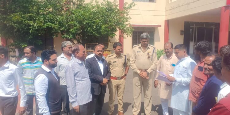 Dhar : यति नरसिंहानंद के खिलाफ सख्त कार्यवाई करने की मुस्लिम समुदाय की मांग।