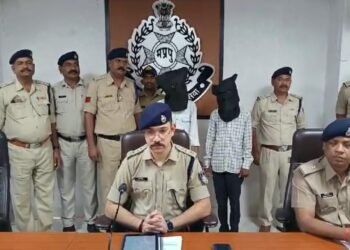 Ratlam : हत्या का पुलिस ने 24 घंटे में किया खुलासा चाचा और चचेरा भाई ही निकले युवक के हत्यारे। देखें वीडियो