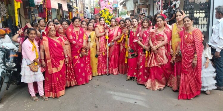 DHAR : पालकी में निकले भगवान सत्यनारायण, राठौर समाज का अन्नकूट महोत्सव संपन्न।
