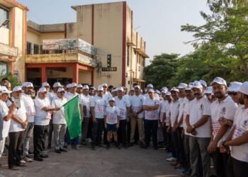 DHAR : विधिक सेवा दिवस के उपलक्ष्य में मैराथन दौड एवं विधिक जागरूकता प्रदर्शनी का आयोजन हुआ।