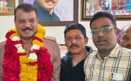 DHAR : नेता प्रतिपक्ष उमंग सिंगार का जन्मदिन धार में भव्य रूप से मनाया गया।