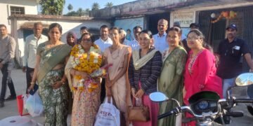 DHAR : कर्तव्य निष्ठ अध्यापिका श्रीमती गायत्री शर्मा की हुई सेवानिवृत्ति।