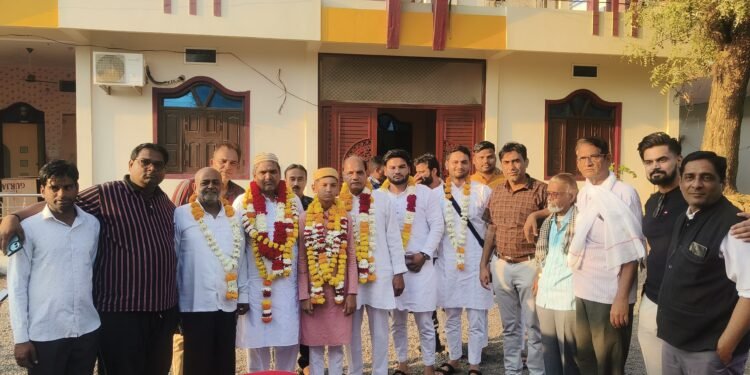 DHAR : सफर-ए-उमराह के लिए धरमपुरी से 13 जायरीन रवाना।