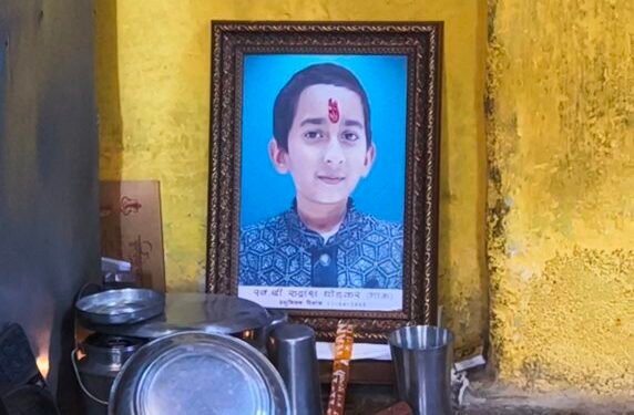 DHAR : धार में आवारा कुत्ते के काटने से मासूम की मौत, इम्यूनोग्लोबिन नहीं मिलने से गई जान — क्या प्रशासन जिम्मेदार?