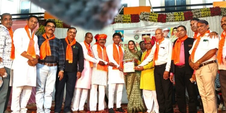 धार नगर परिषद अध्यक्ष नेहा महेश बोडाने को रामी माली समाज का भी नया दायित्व मिला..