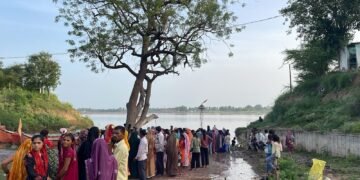 Badwani : ग्राम छोटा बड़दा व अन्य नर्मदा तटों पर दशा माता के विसर्जन में उमड़े श्रद्धालु, पुलिस प्रशासन मुस्तैद..