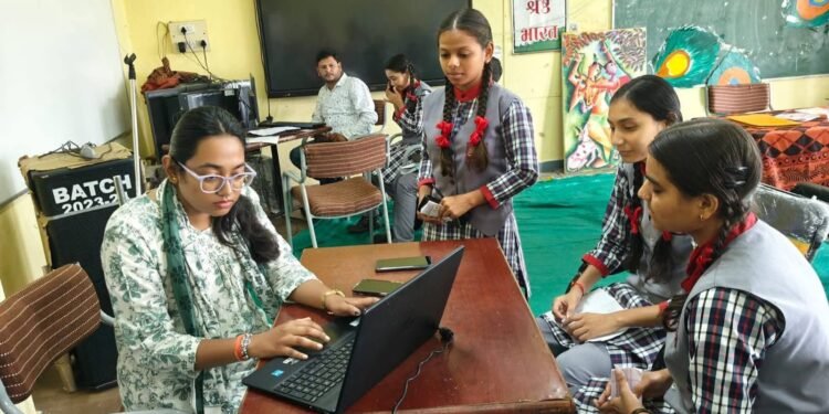 DHAR : पीएम श्री केन्द्रीय विद्यालय धार में लर्निंग लाइसेंस कैंप का आयोजन..