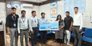 Badwani : भारतीय स्टेट बैंक आफ बोरलाय ने मृतक की पत्नी को दिया 2 लाख रुपए बीमा राशि का चेक..