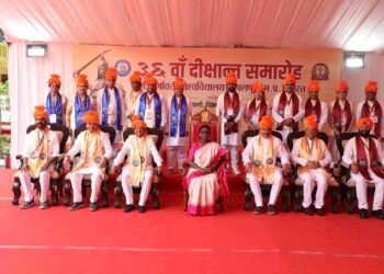 Jabalpur : राष्ट्रपति द्रौपदी मुर्मु ने मेधावियों को किया सम्मानित, रानी दुर्गावती विश्वविद्यालय के दीक्षांत समारोह में CM मोहन यादव बोले- युवाओं के लिए बढ़ा रही सरकार अवसर..