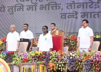 12वें अंतरराष्ट्रीय योग दिवस पर राष्ट्रपति द्रौपदी मुर्मु ने किया योग, जबलपुर से दिया स्वस्थ और संतुलित जीवन का संदेश..