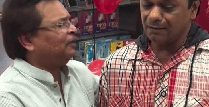 तारक मेहता शो के बाघा सेट पर फूट-फूटकर रोए:मां को याद कर हुआ ब्रेकडाउन, रोकनी पड़ी शूटिंग, प्रोड्यूसर असित मोदी ने दिया सहारा