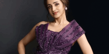 तृषा कृष्णन ZARA की होम डिलीवरी पर भड़कीं:बोलीं- लगातार तीसरी बार शरीर की बदबू वाले कपड़े मिले, पैक करने से पहले सूंघकर जरूर देखें
