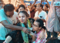 जंतर-मंतर में शबाना आजमी ने खत्म कराया छात्रों का अनशन:कविता कौशिक पुलिस से बोलीं- मेरे देश के बच्चों पर हाथ मत उठाना