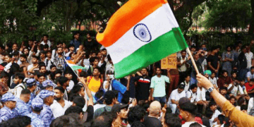 करीना बोलीं- छात्रों की बात सुनना अहसान नहीं, हमारा फर्ज:कमल हासन बोले- सिस्टम सड़ चुका है; इमरान और वरुण समेत कई एक्टर्स समर्थन में उतरे