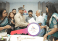स्लम रिहैबिलिटेशन अथॉरिटी के ऑफिस पहुंचे सलमान खान:बुजुर्गों को चाबियां दीं, हाथ मिलाया, फिल्म मातृभूमि से जुड़ा सवाल करने से इनकार