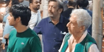 नसीरुद्दीन शाह CJP के सपोर्ट में जंतर-मंतर नहीं पहुंचे:दावा गलत, मुंबई के रीगल सिनेमा के बाहर का है वायरल वीडियो