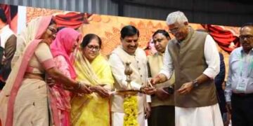 DHAR : पीथमपुर में विकास की नई शुरुआत : CM डॉ. मोहन यादव ने एडवांस ऑप्टिकल फाइबर और बैटरी मैन्युफैक्चरिंग प्लांट का किया उद्घाटन, 30 हजार से ज्यादा रोजगार का दावा..