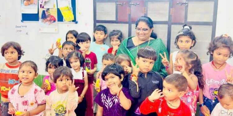 भोपाल में मंत्री निर्मला भूरिया ने बालिका गृह में मनाया रक्षाबंधन, बालिकाओं को बांटे उपहार..