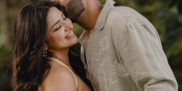 एक्ट्रेस जिया शंकर ने की बॉयफ्रेंड से सगाई:करण के साथ रोमांटिक तस्वीरें शेयर की; बोलीं- अचानक मिला मेरा सच्चा प्यार