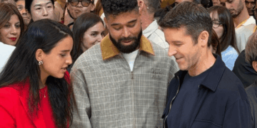 आईफोन 18 के लॉन्च इवेंट में पहुंची तृप्ति डिमरी:एपी ढिल्लों भी नजर आए; एपल के सीईओ जॉन टर्नस से मुलाकात की